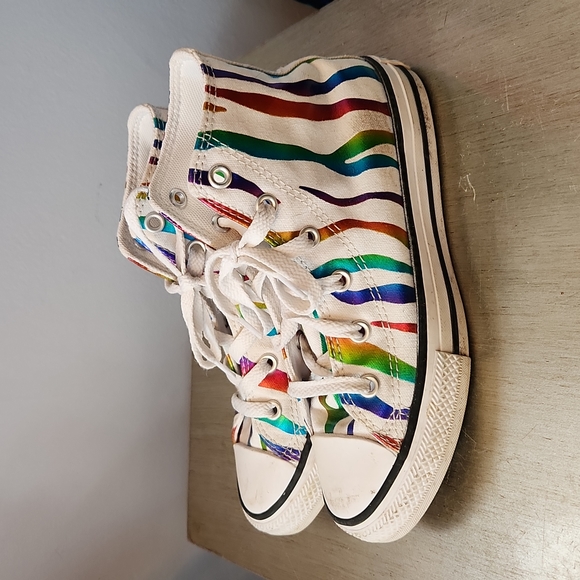 Like New Converse runners - Picture 2 of 8